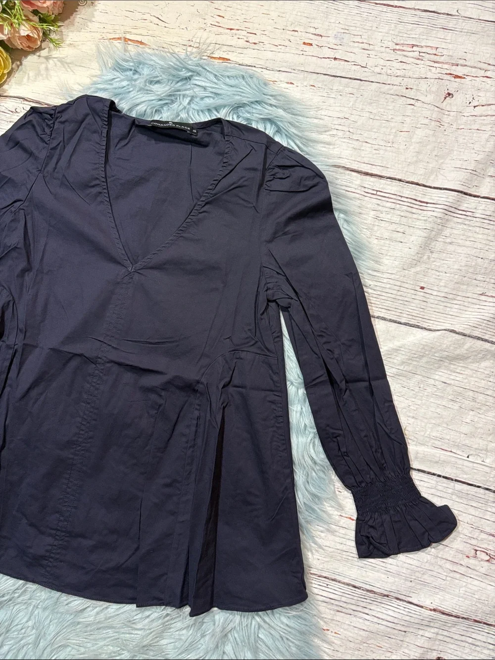 NWOT Tuckernuck Navy Easton V-neck 3/4 Puff Sleeve Blouse